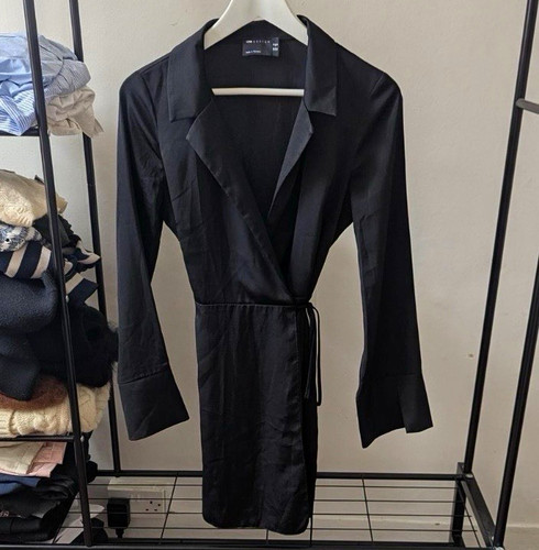 Asos design black satin wrap - black,